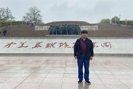 张新春.jpg